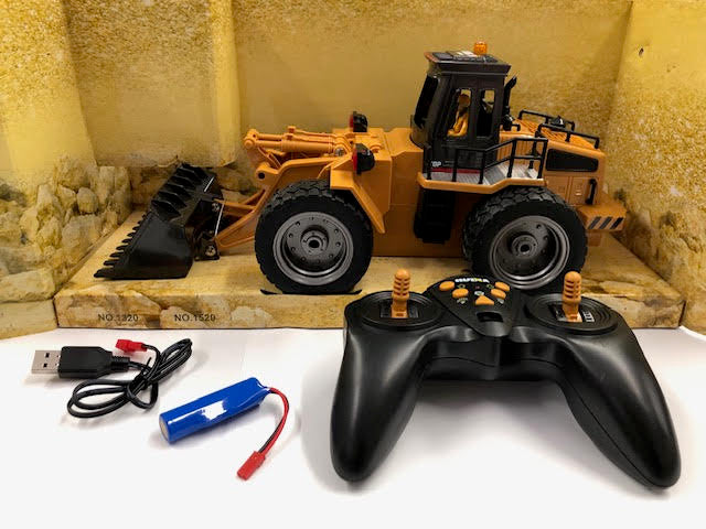 HUINA 1:18 9-Ch RC Bulldozer w/ Battery & USB Charger- SFMHN1532