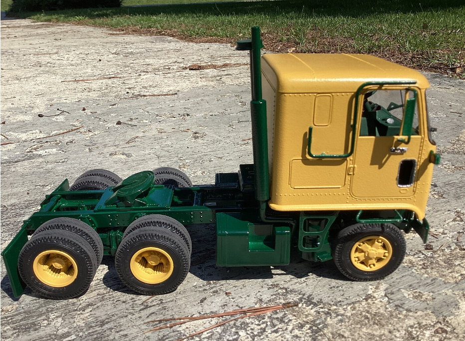 AMT GMC Astro 95 Semi Tractor 1:25 - AMT1140