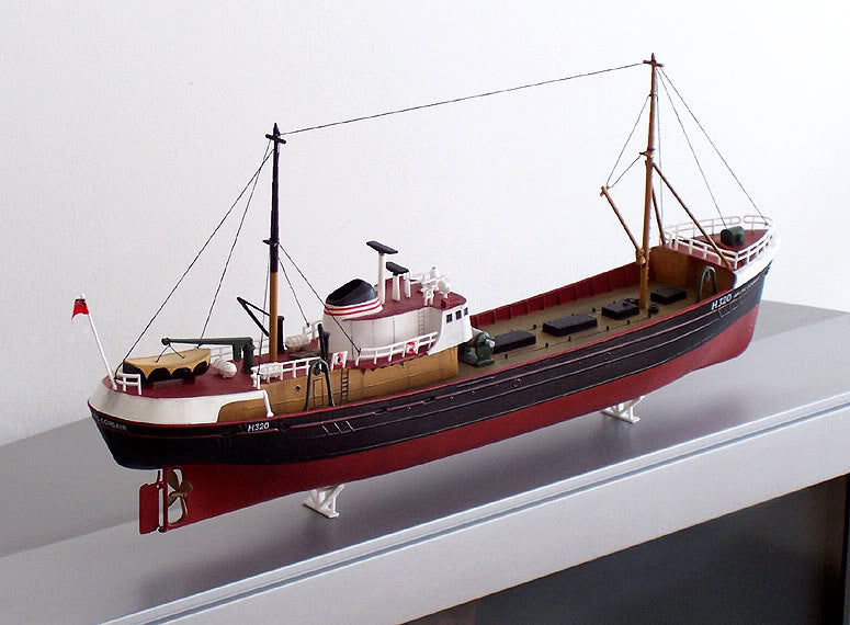 REVELL North Sea Fishing Trawler 1:142 - 05204