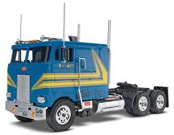 REVELL PETERBILT CABOVER 1:32 -1964