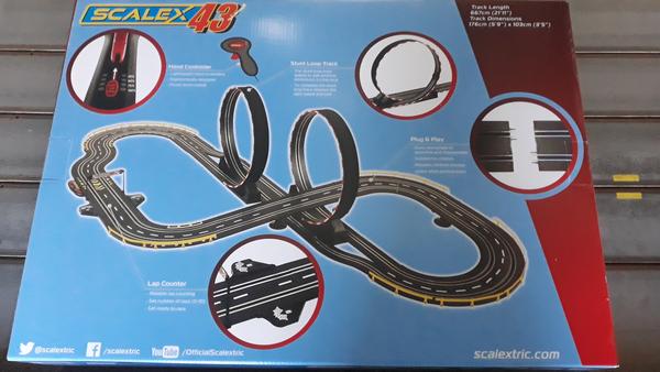 SCALEXTRIC 43 Super Loop Thriller Set 1:43 - F1001