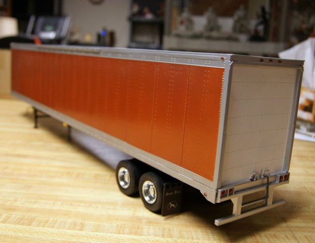 MOEBIUS 53ft Smoothside Trailer 1:25 - MOE1303